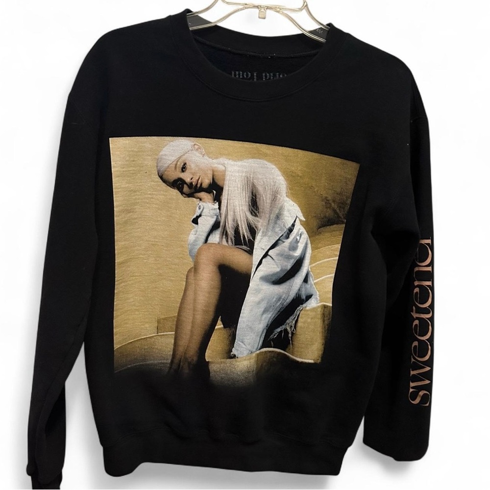 Ariana Grande Sweetener World Tour black crewneck sweatshirt